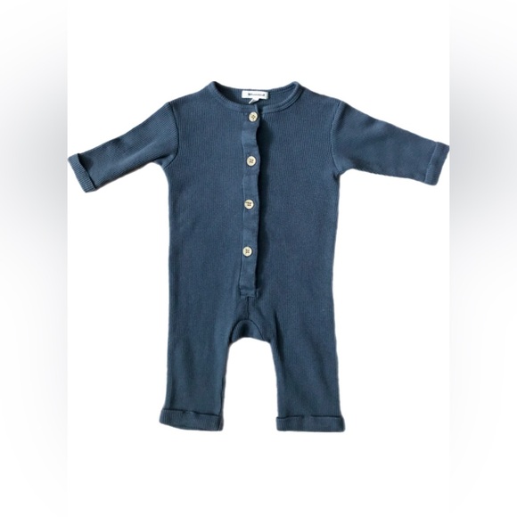 Assortment of 3 brand new onesies PJS• Blumind• Baby clothing• 6 months old - Picture 3 of 7